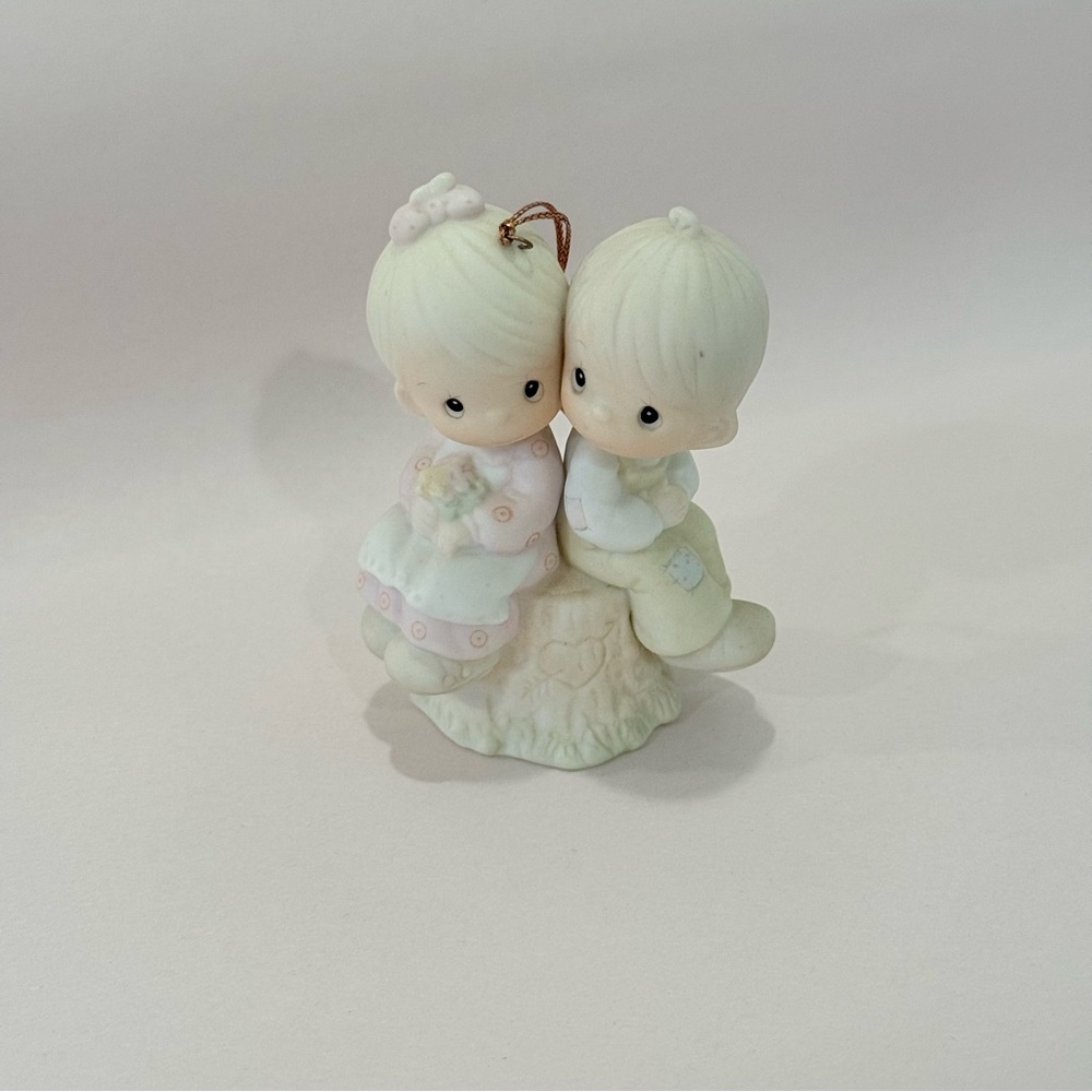 Precious Moments Ornament Love One Another #522929